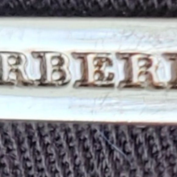 Burberry black and classic plaid short skirt. Waist 14’ and 16’ in length - Picture 3 of 8